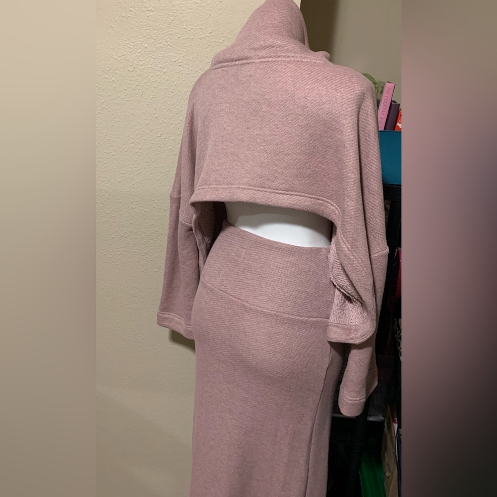 LMT: Free People Milley Co-Ord Open Back Pink Sweater and Skirt Set - Picture 5 of 16